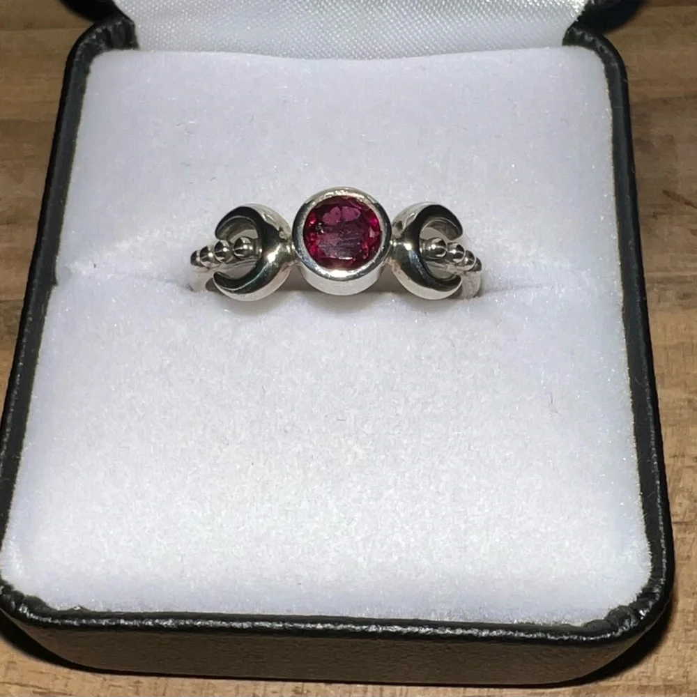 Celestial ruby ring - Picture 2 of 4
